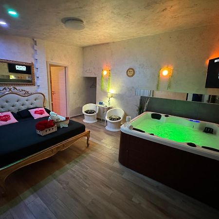 Atena B&B Apartments Platino San Silvestro  Exterior photo