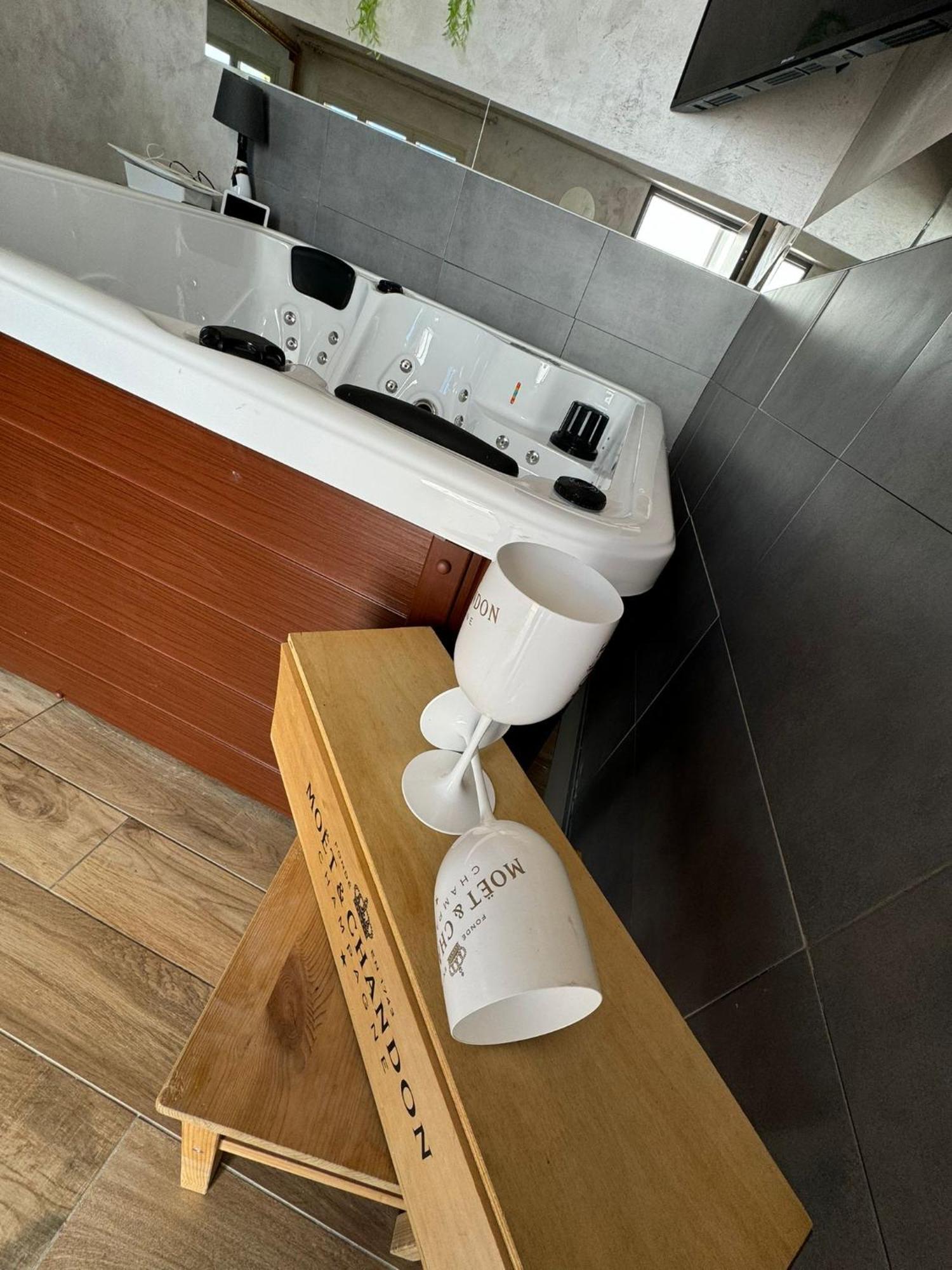 Atena B&B Apartments Platino San Silvestro  Exterior photo