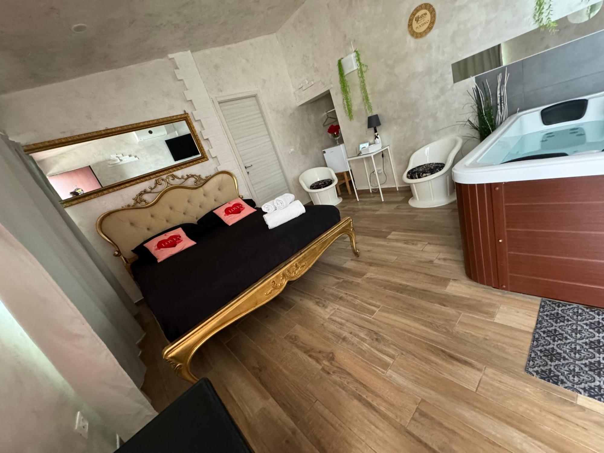 Atena B&B Apartments Platino San Silvestro  Exterior photo